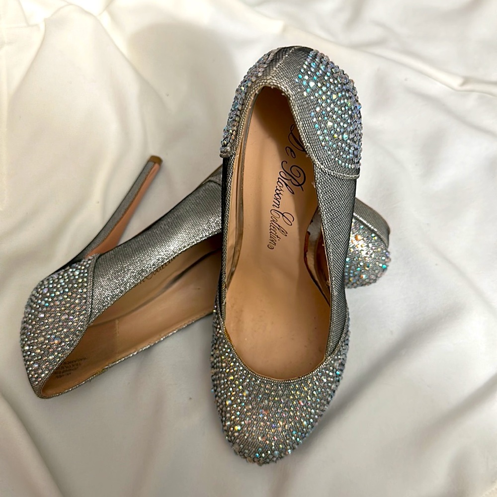 Heels - Picture 2 of 5